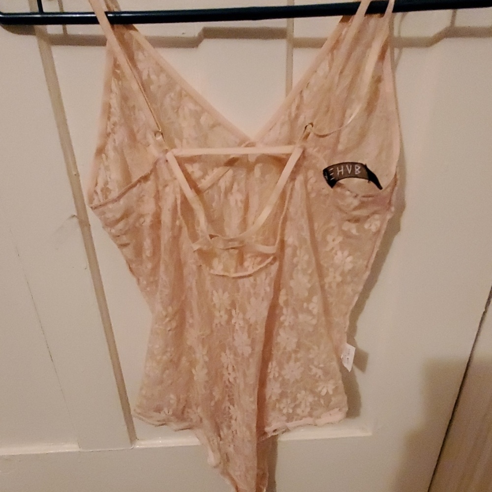 Bras/ Lingerie - Picture 7 of 8